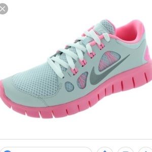 Kids nike free run 5.0 size 5.5Y grey and pink